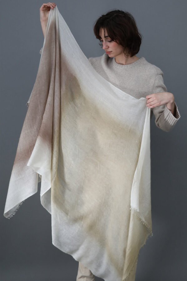 MELOR SAND BUFF SCARF IN HAND DYED CASHMERE - Image 4